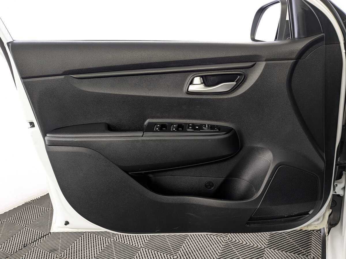 Kia Rio X-Line, 2020 - Фото №15