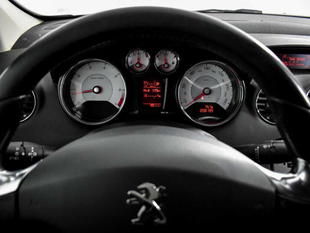 Peugeot 408, 2016 - Фото №15