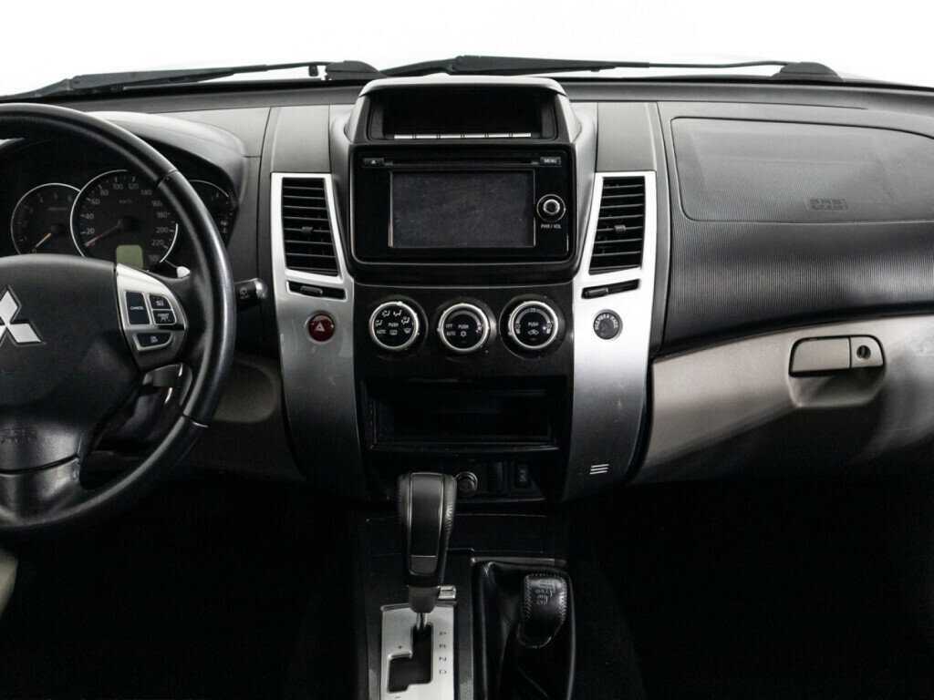 Mitsubishi Pajero Sport, 2014 - Фото №13