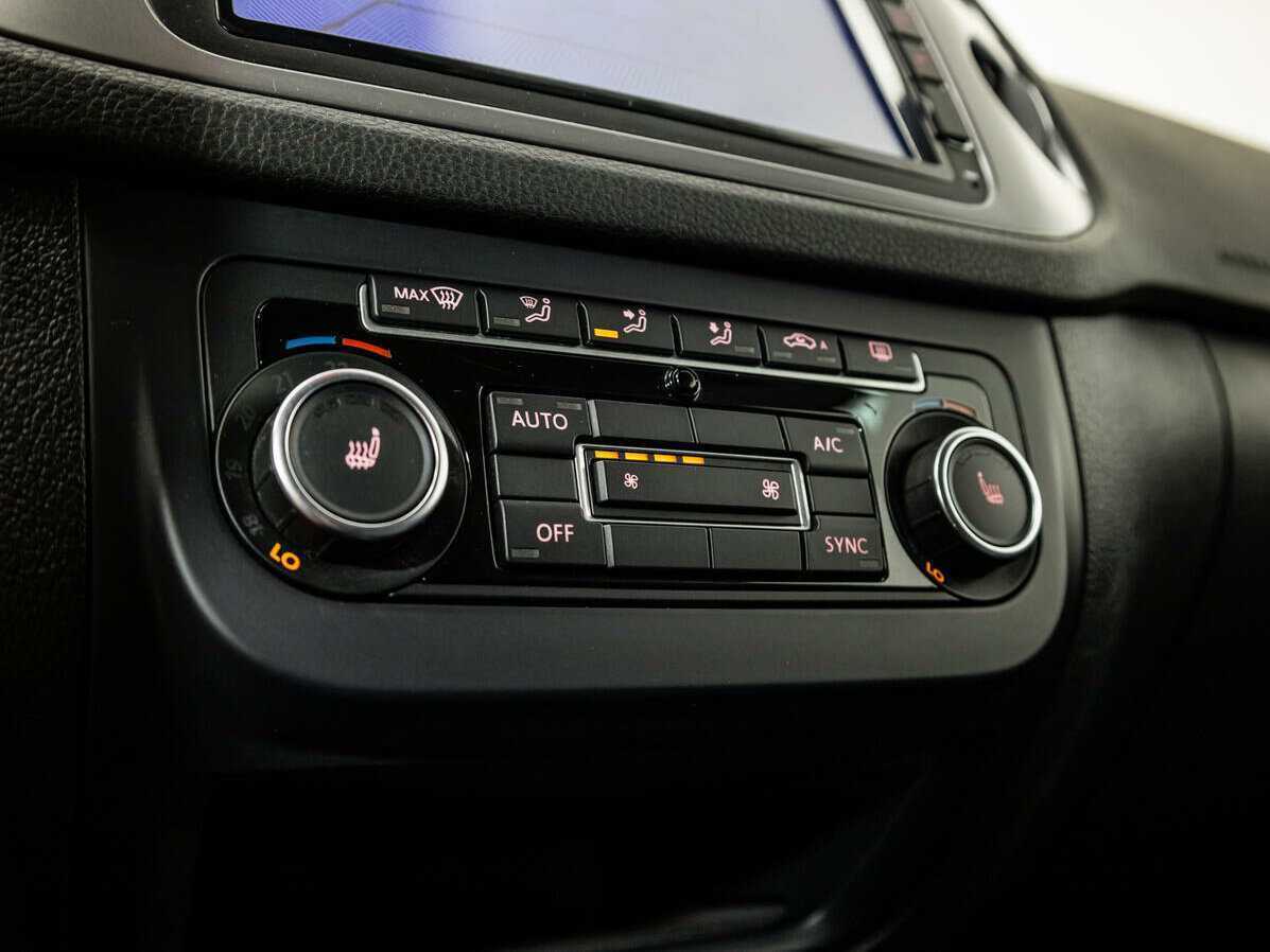 Volkswagen Tiguan, 2015 - Фото №14