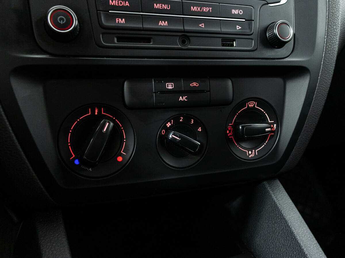 Volkswagen Jetta, 2015 - Фото №15