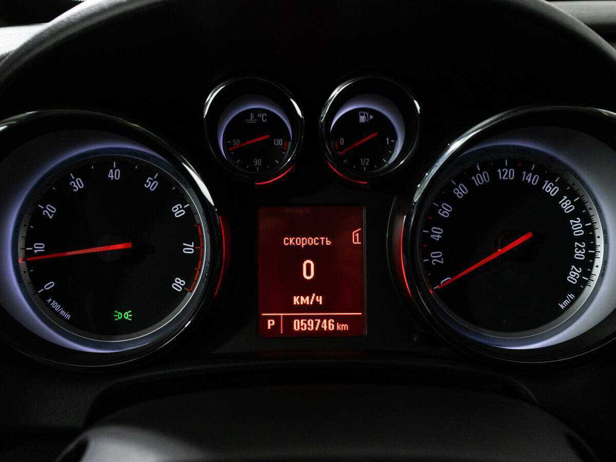 Opel Astra GTC, 2013 - Фото №11