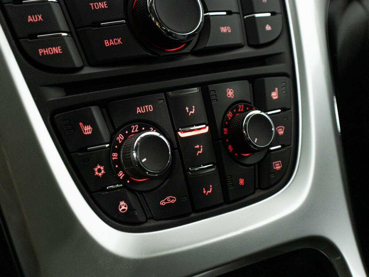 Opel Astra GTC, 2013 - Фото №15