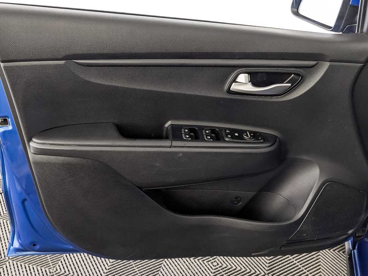 Kia Rio X-Line, 2020 - Фото №17