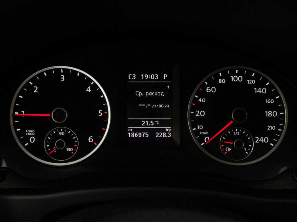 Volkswagen Tiguan, 2012 - Фото №11