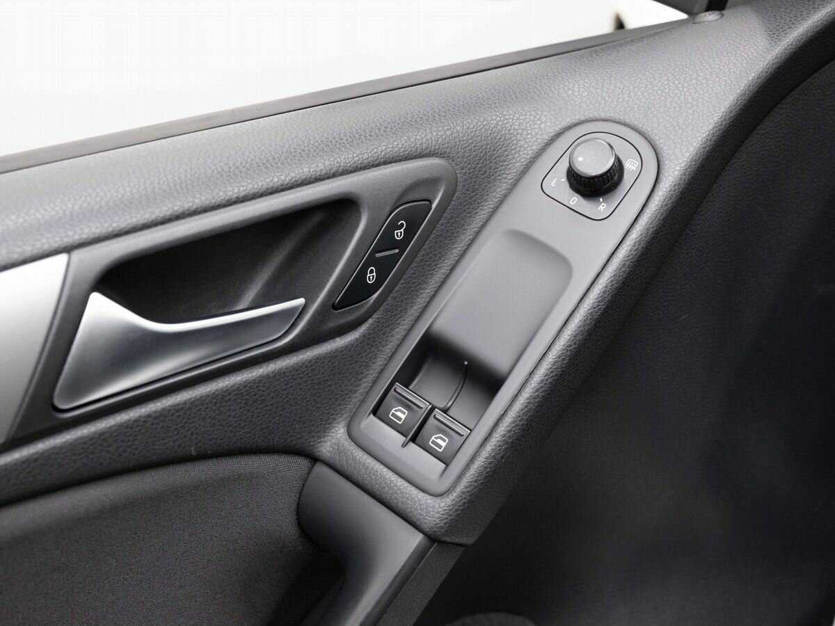 Volkswagen Golf, 2012 - Фото №19