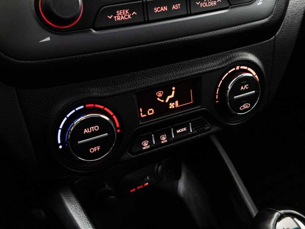 Kia Rio 6-speed, 2015 - Фото №14