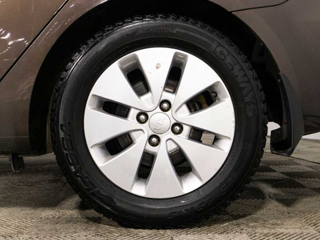 Kia Rio 6-speed, 2015 - Фото №16