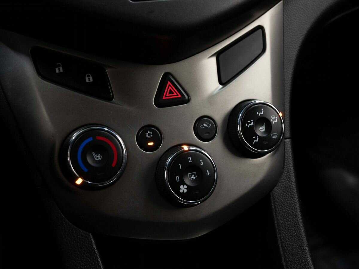 Chevrolet Aveo, 2014 - Фото №19