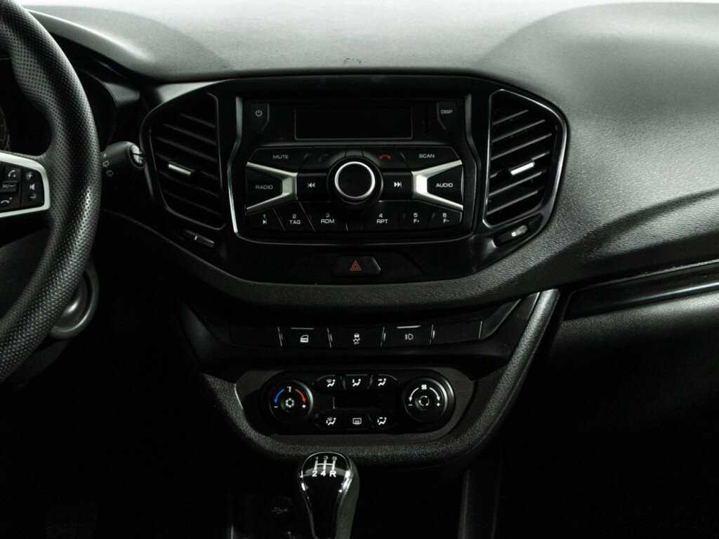 Lada (ВАЗ) Vesta SW, 2019 - Фото №13