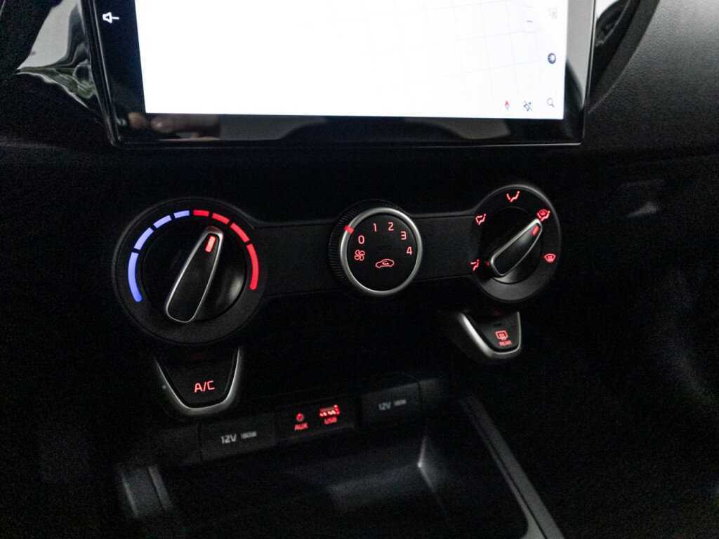 Kia Rio, 2019 - Фото №15