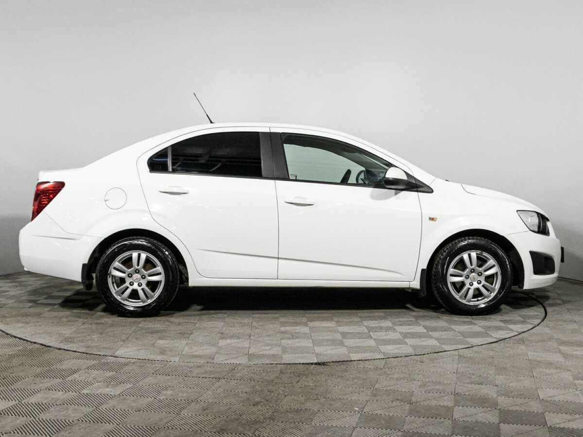 Chevrolet Aveo, 2015 - Фото №3