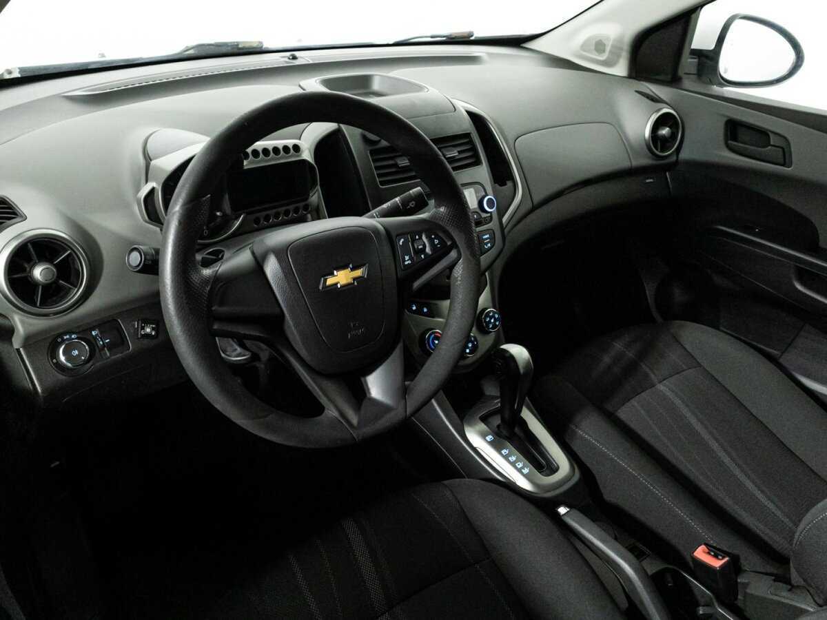 Chevrolet Aveo, 2015 - Фото №10