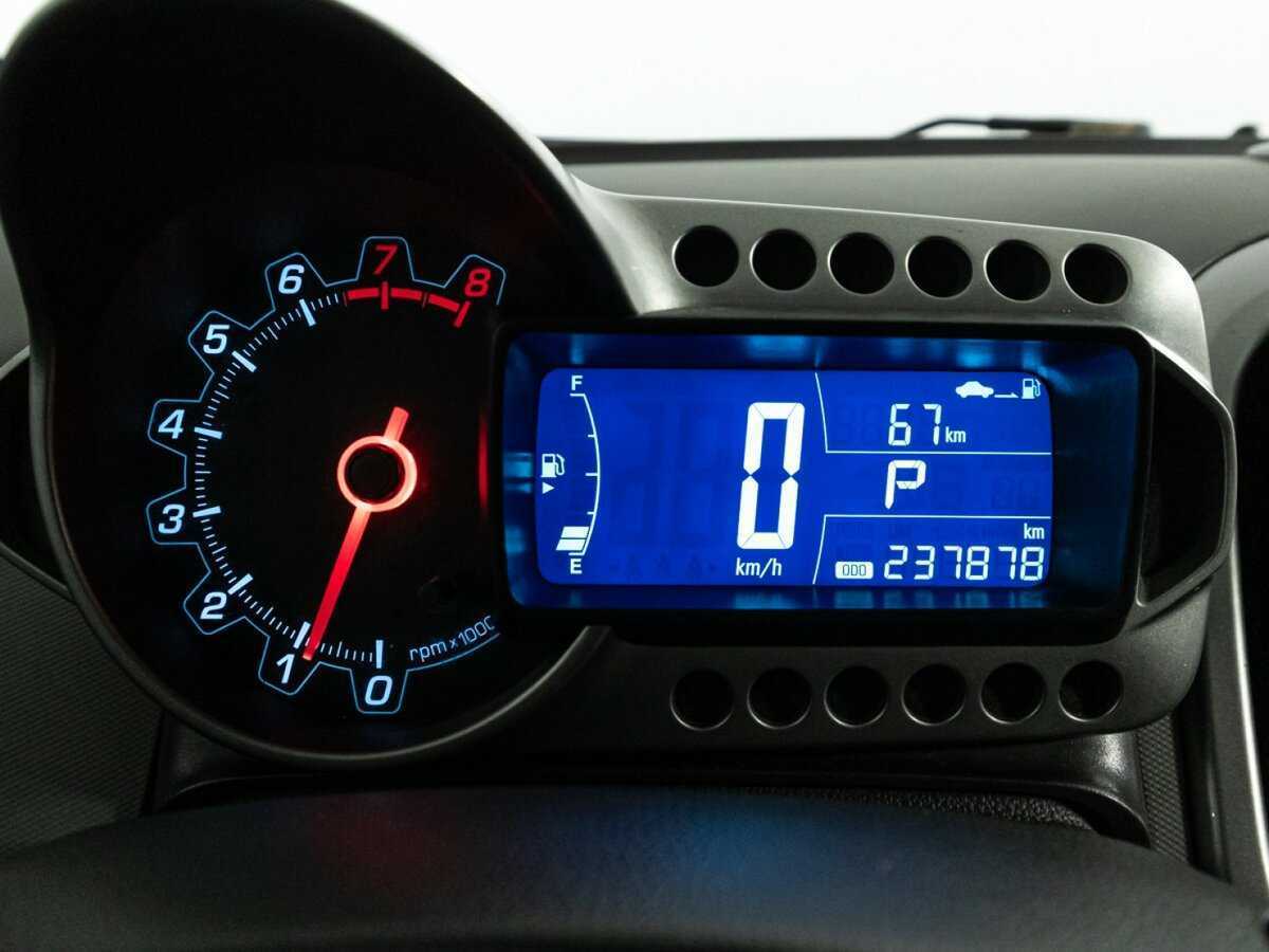 Chevrolet Aveo, 2015 - Фото №11