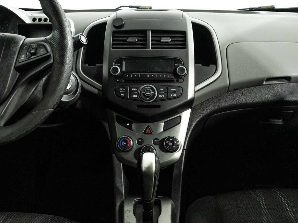 Chevrolet Aveo, 2015 - Фото №13