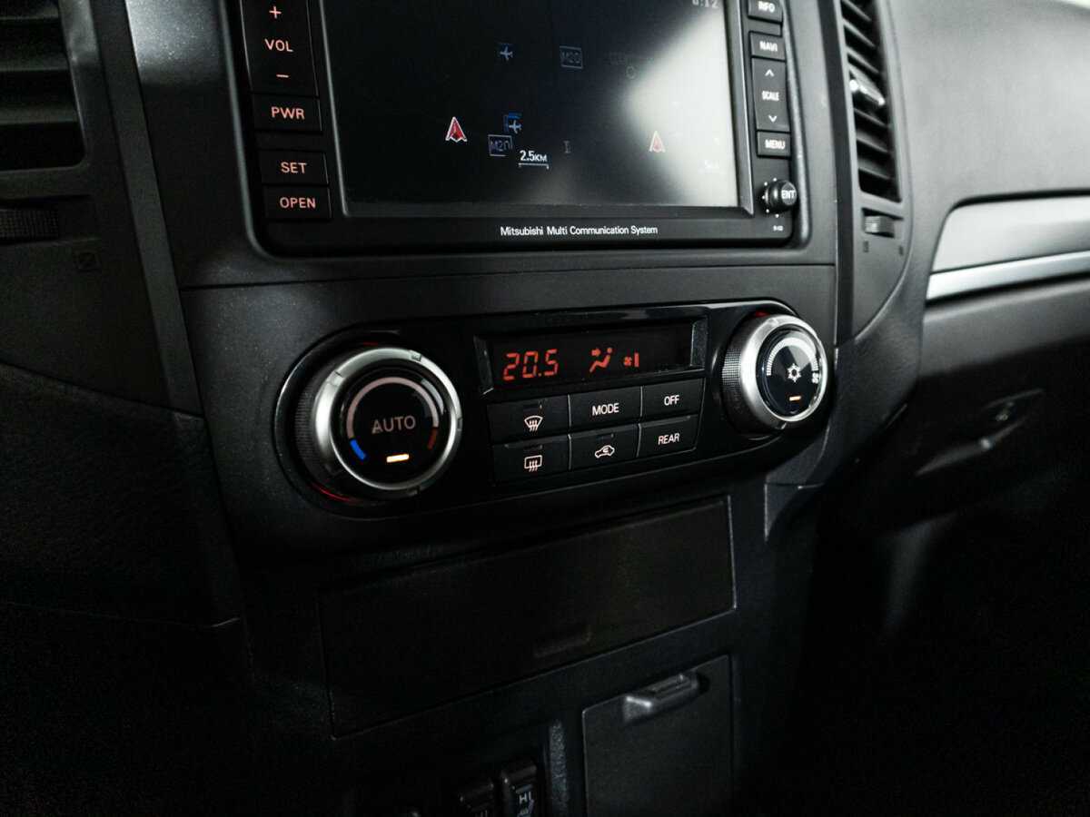 Mitsubishi Pajero, 2012 - Фото №15