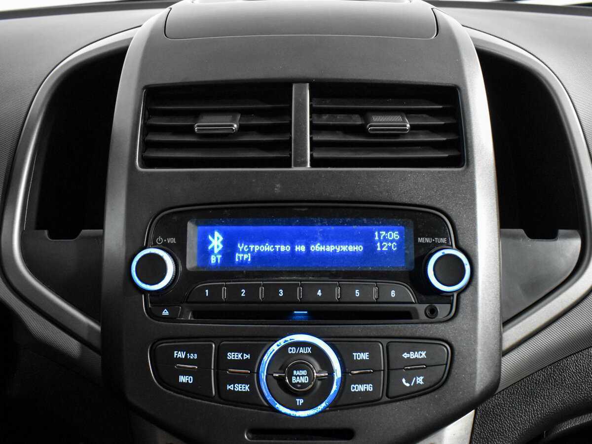 Chevrolet Aveo, 2014 - Фото №15