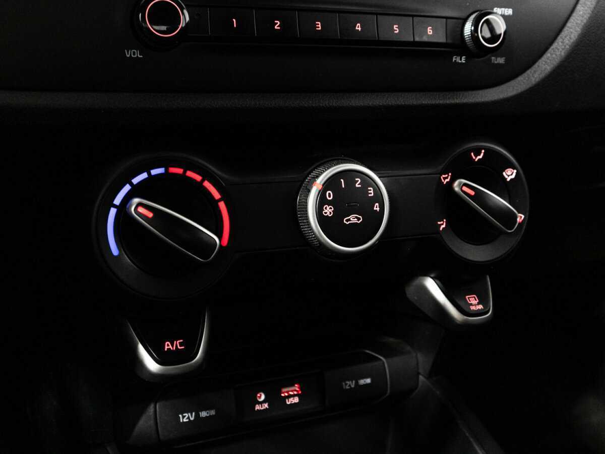 Kia Rio X-Line, 2019 - Фото №14