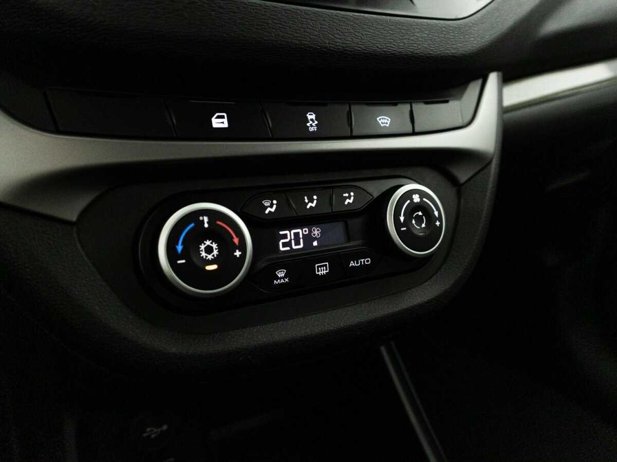 Lada (ВАЗ) Vesta SW, 2019 - Фото №15