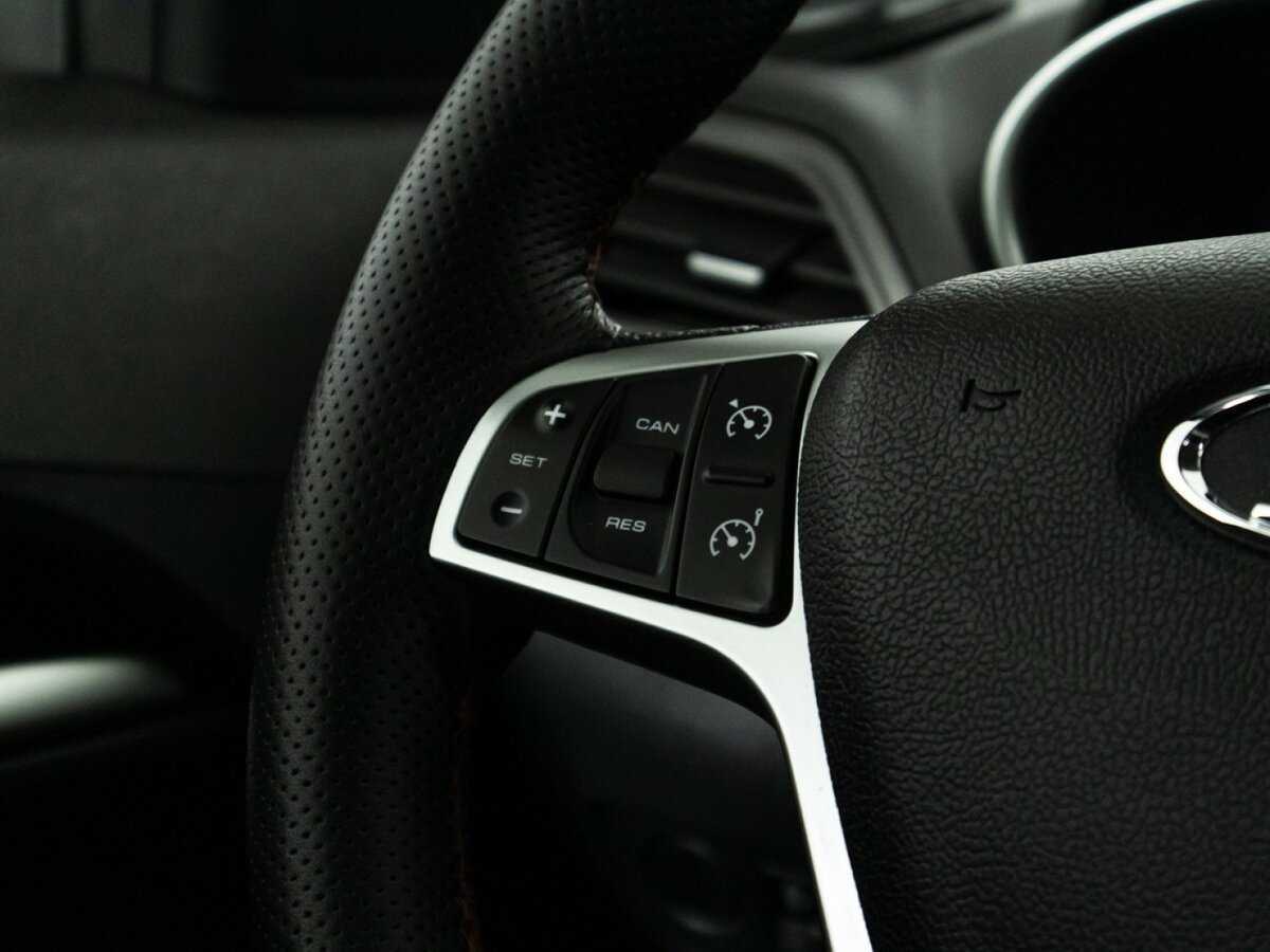 Lada (ВАЗ) Vesta SW, 2019 - Фото №17