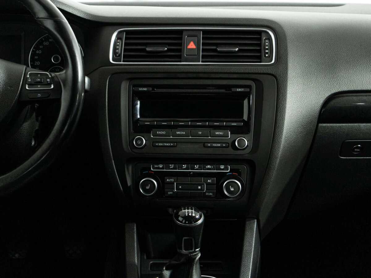 Volkswagen Jetta, 2012 - Фото №13