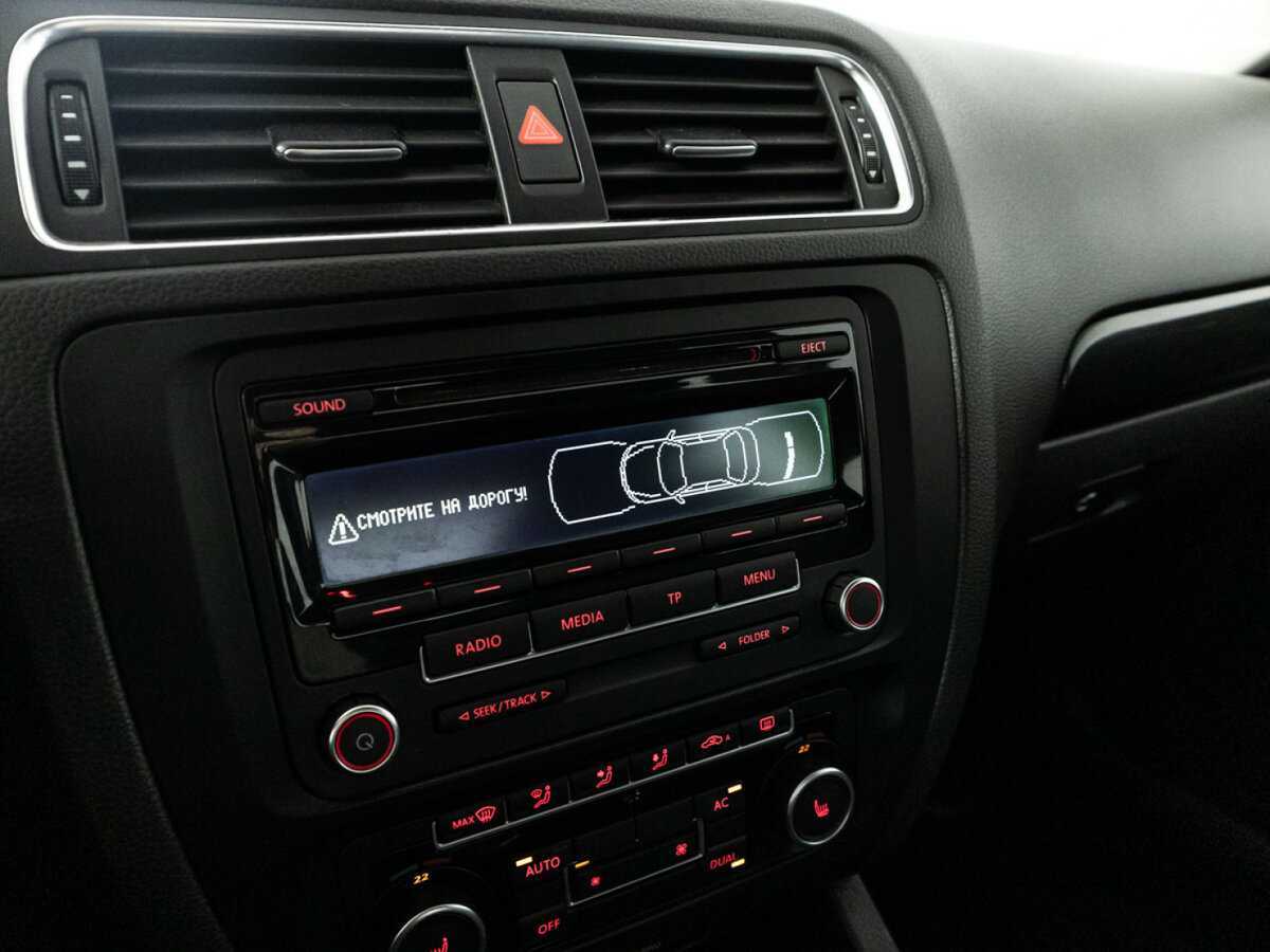 Volkswagen Jetta, 2012 - Фото №16