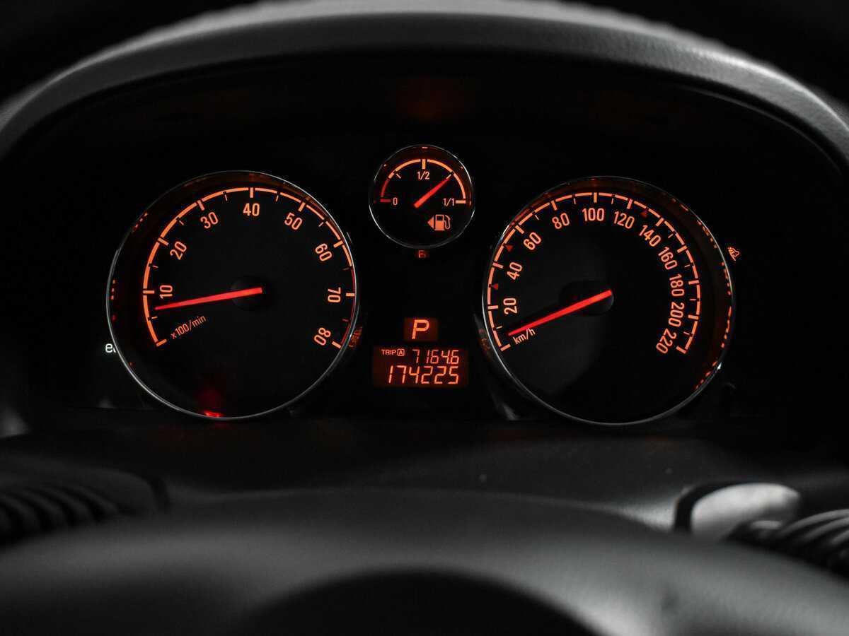 Opel Antara, 2012 - Фото №17