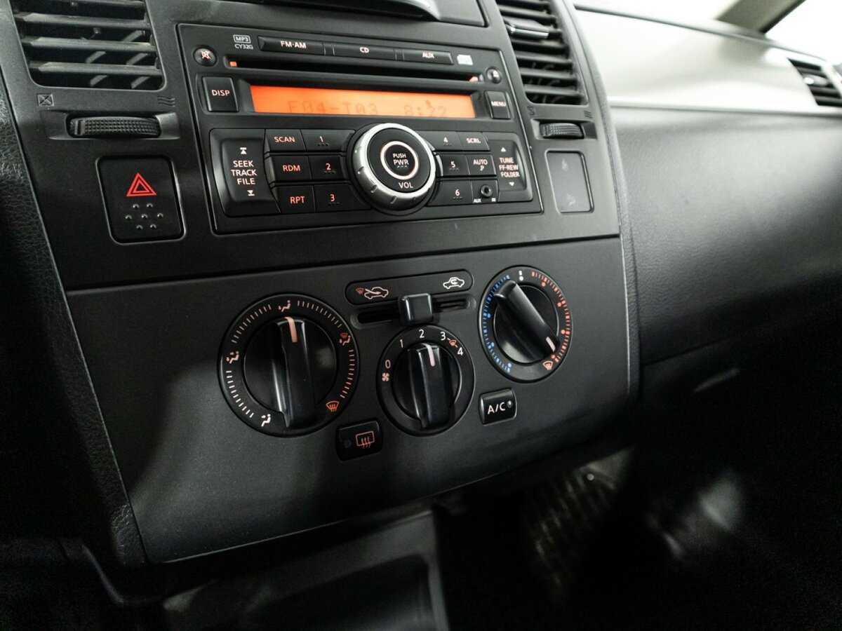 Nissan Tiida, 2013 - Фото №14