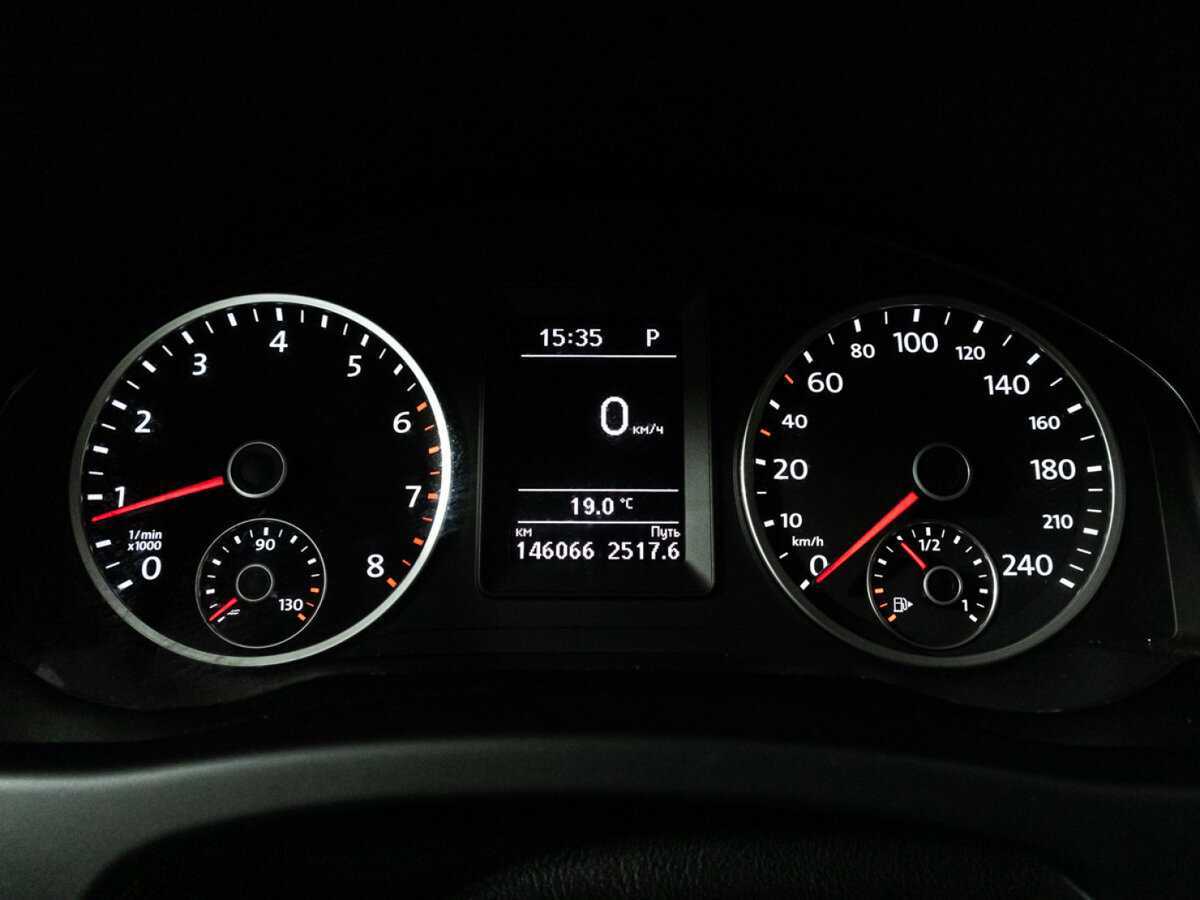 Volkswagen Tiguan, 2015 - Фото №11