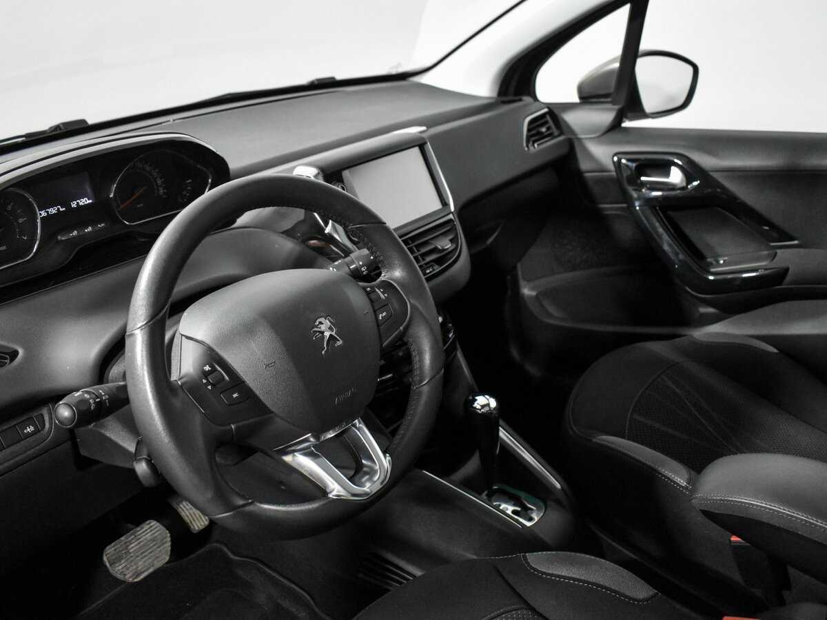 Peugeot 208, 2014 - Фото №8