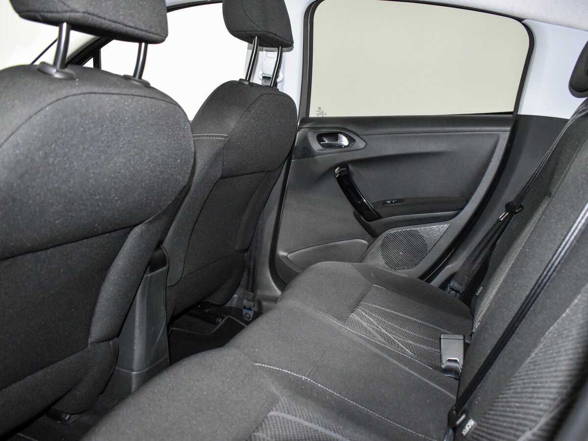 Peugeot 208, 2014 - Фото №11