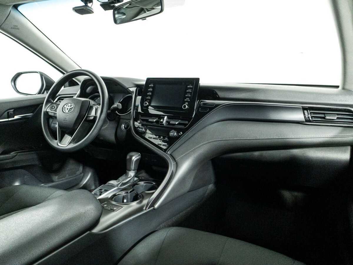 Toyota Camry, 2021 - Фото №8