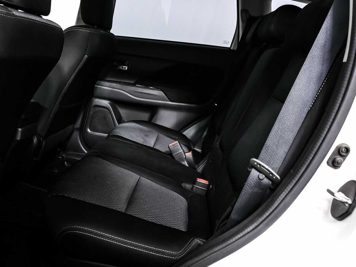 Mitsubishi Outlander, 2017 - Фото №13