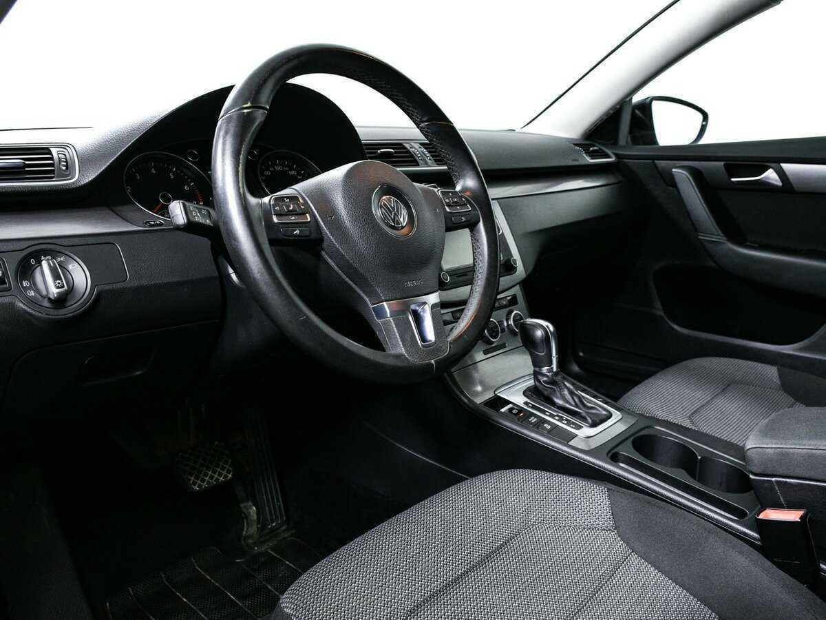 Volkswagen Passat, 2013 - Фото №12