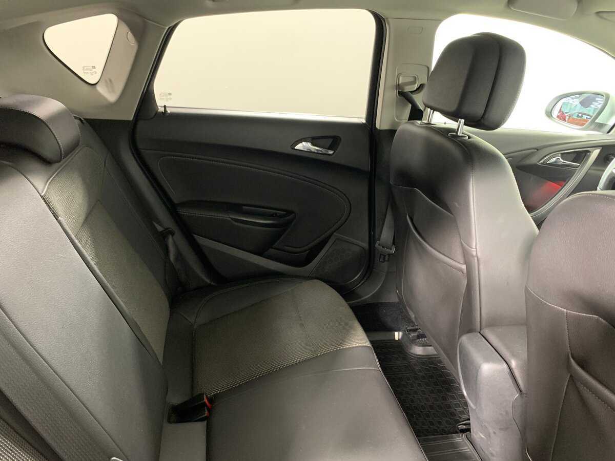 Opel Astra, 2012 - Фото №17