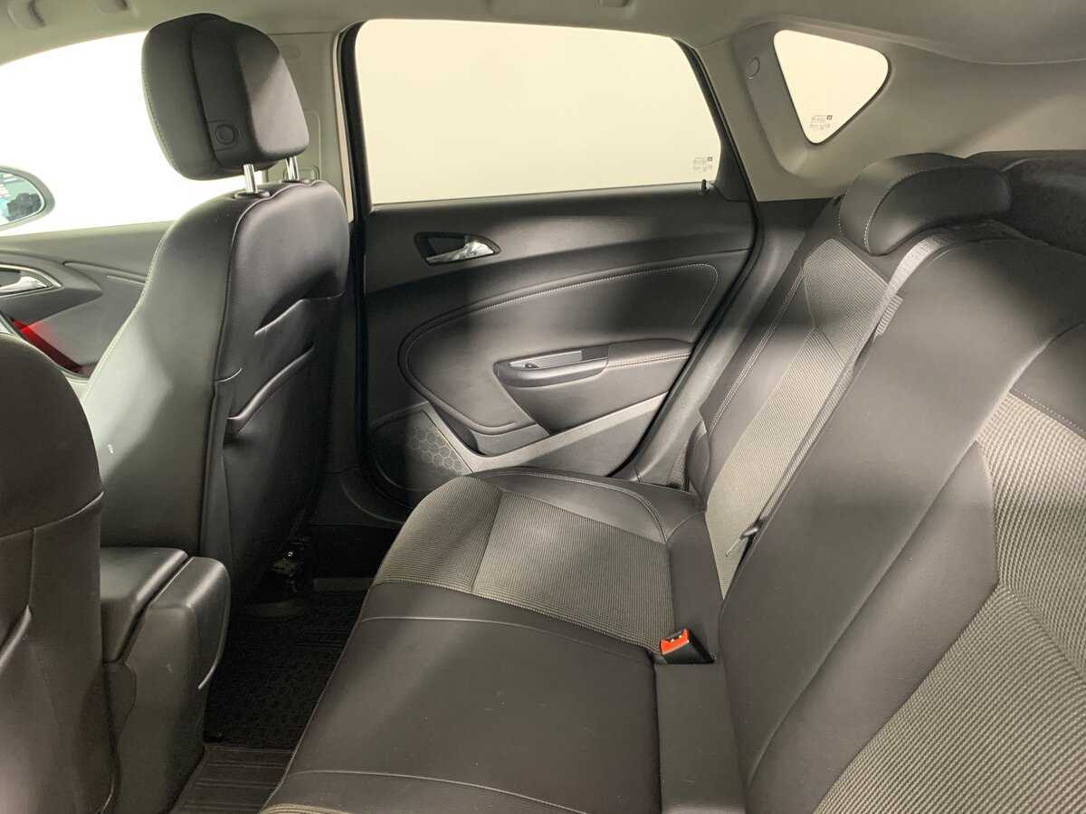 Opel Astra, 2012 - Фото №18