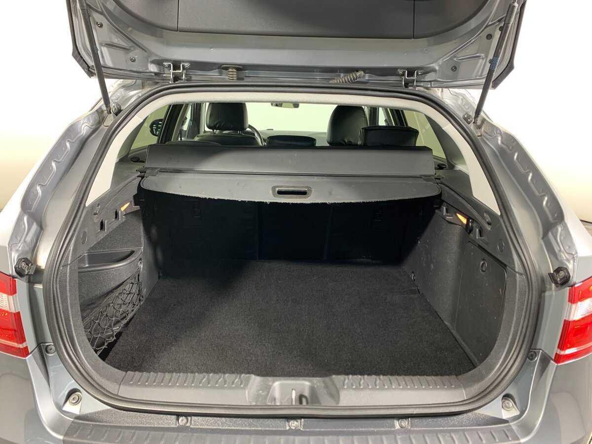 Lada (ВАЗ) Vesta SW Cross, 2020 - Фото №19