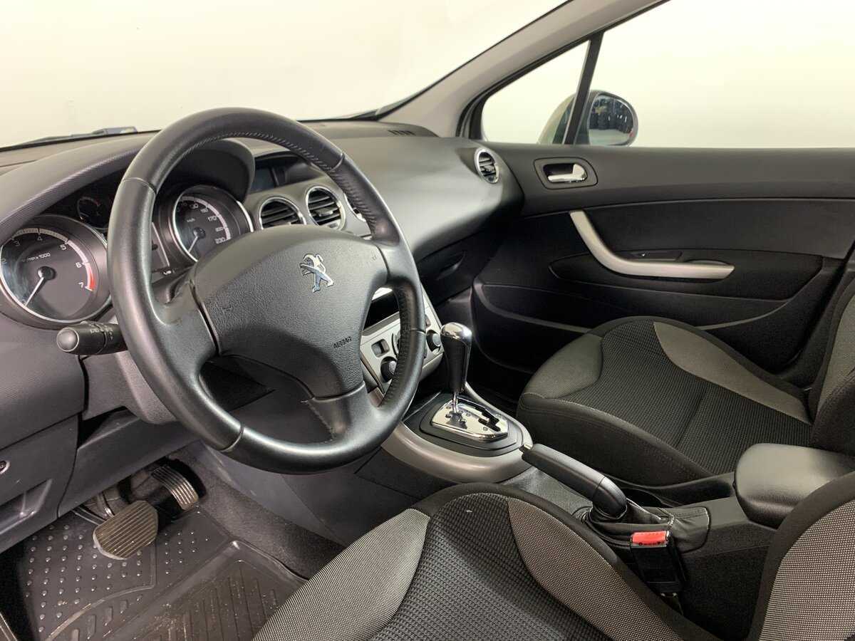 Peugeot 308, 2012 - Фото №11