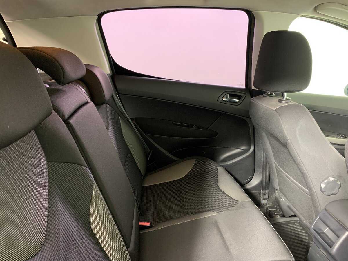 Peugeot 308, 2012 - Фото №17