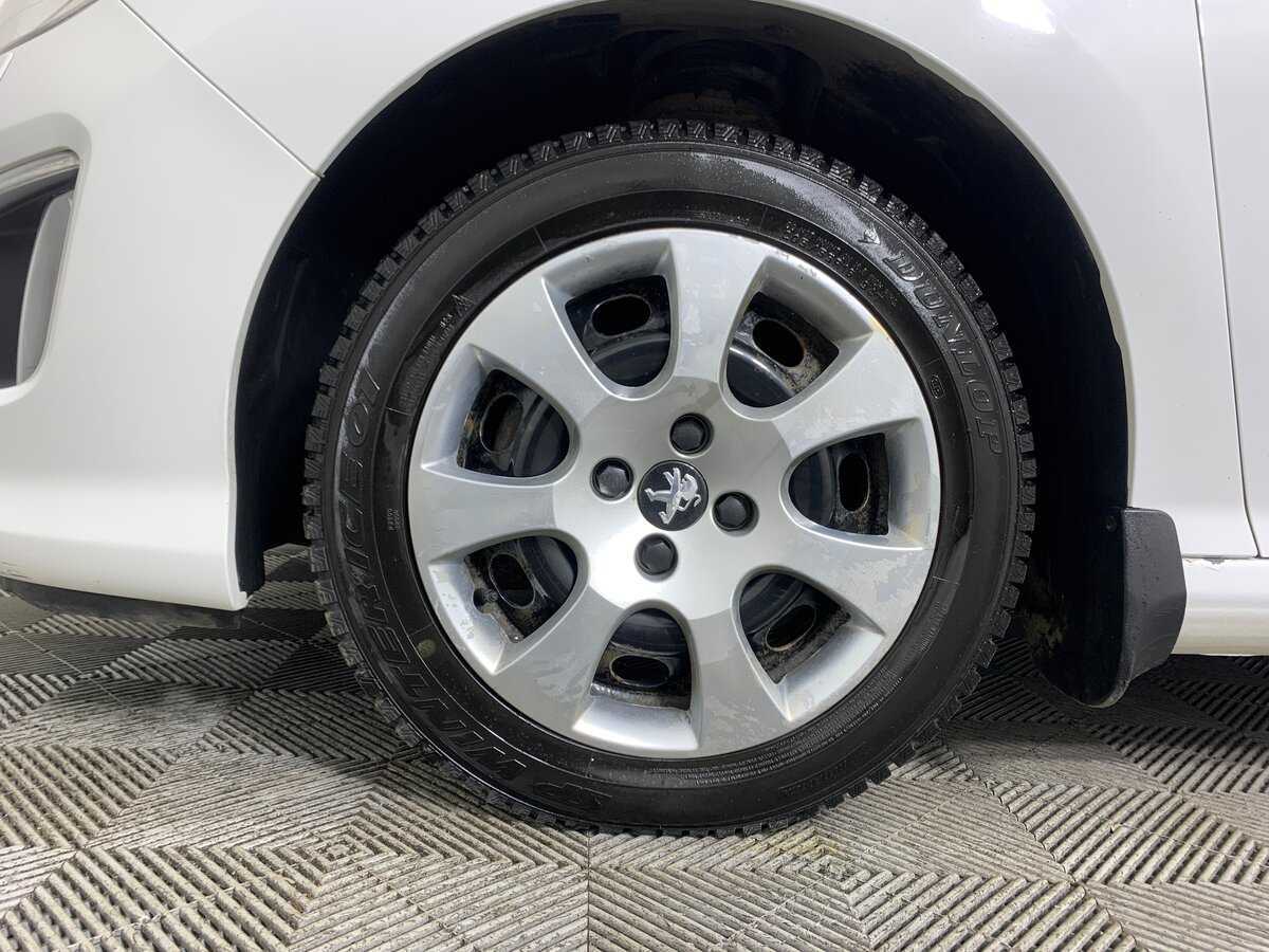 Peugeot 308, 2012 - Фото №8