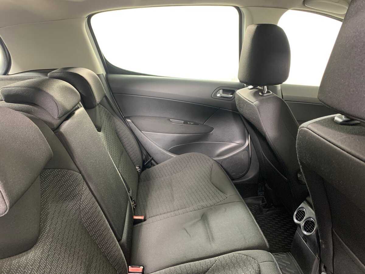 Peugeot 308, 2012 - Фото №17