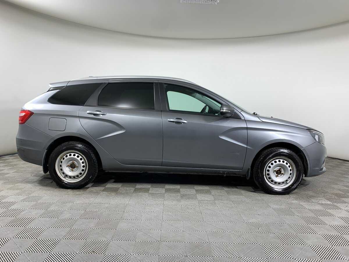 Lada (ВАЗ) Vesta SW, 2018 - Фото №3