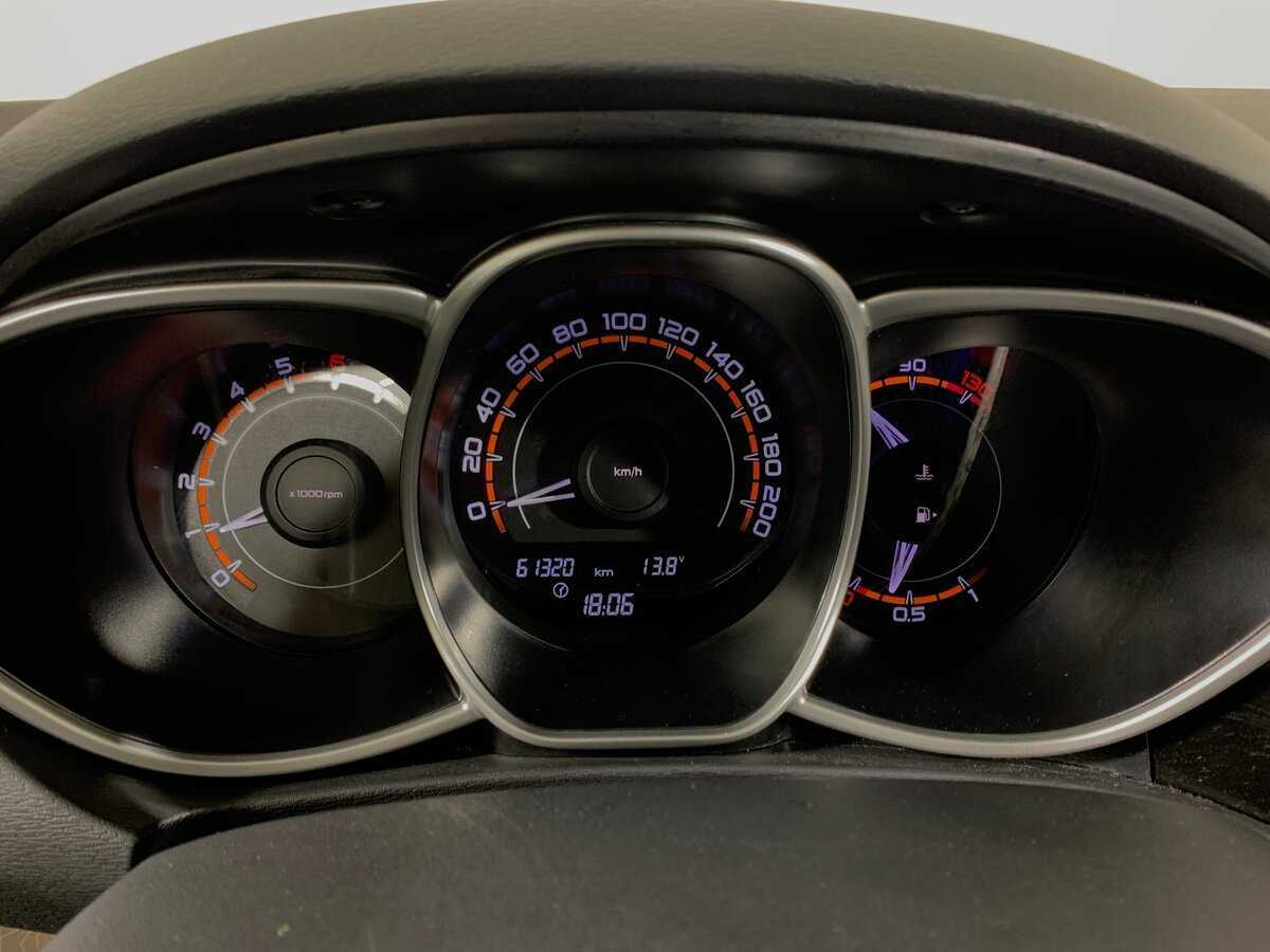 Lada (ВАЗ) Vesta SW, 2018 - Фото №14