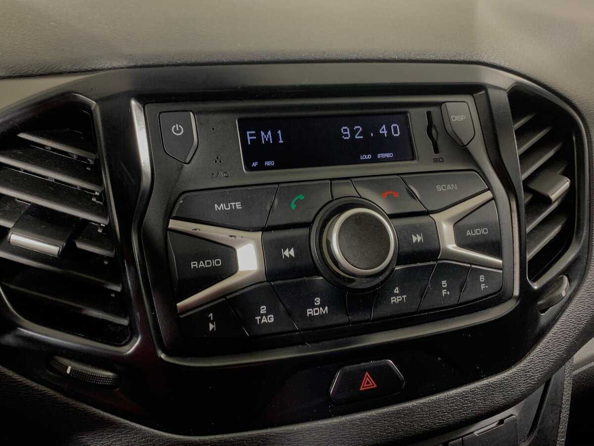 Lada (ВАЗ) Vesta, 2019 - Фото №15