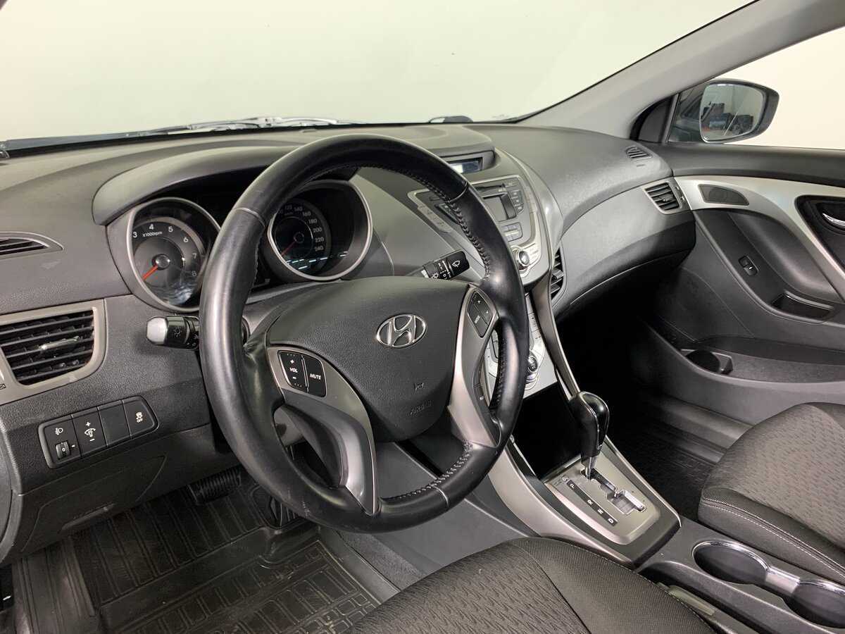 Hyundai Elantra, 2012 - Фото №11