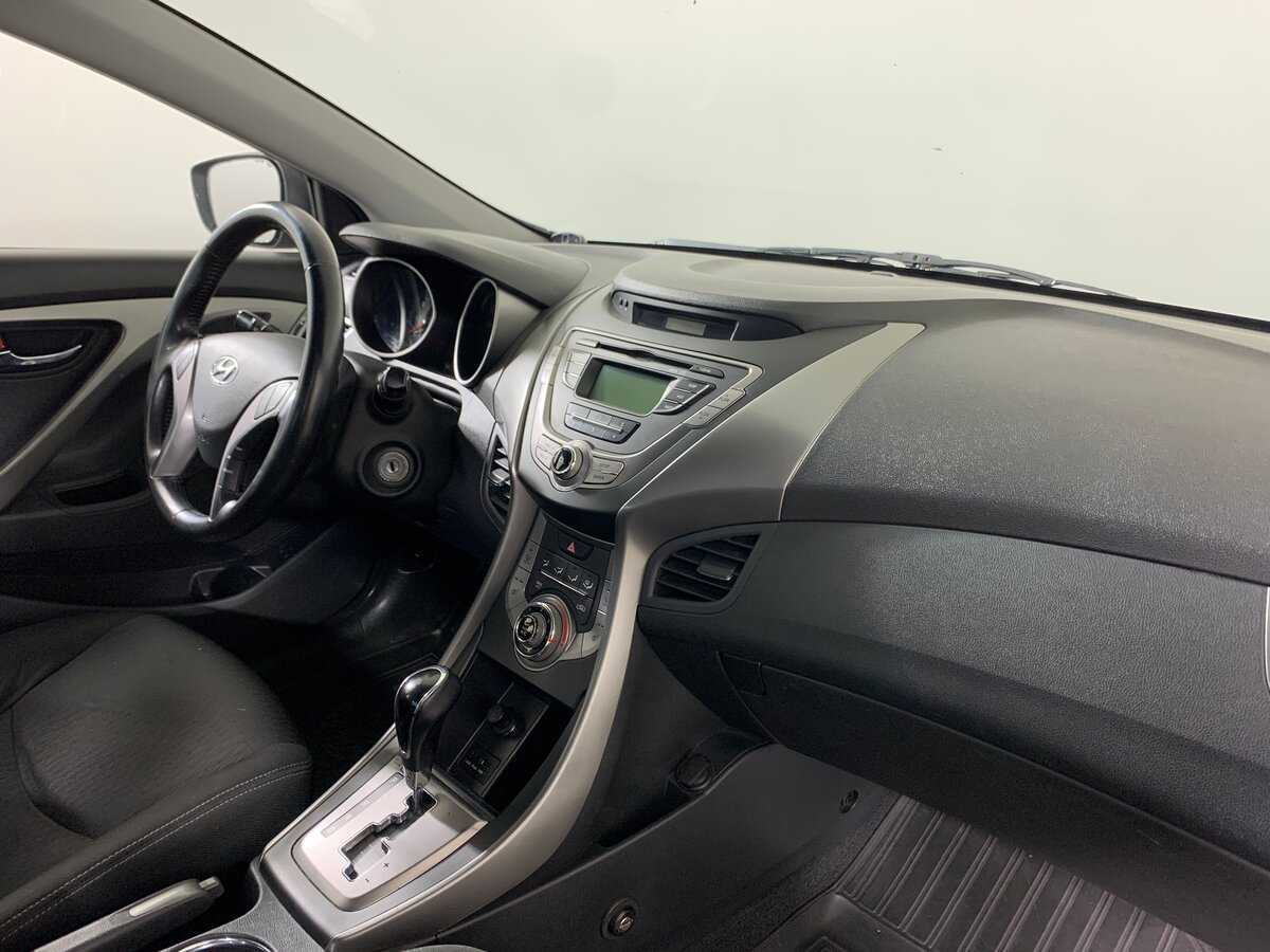 Hyundai Elantra, 2012 - Фото №13