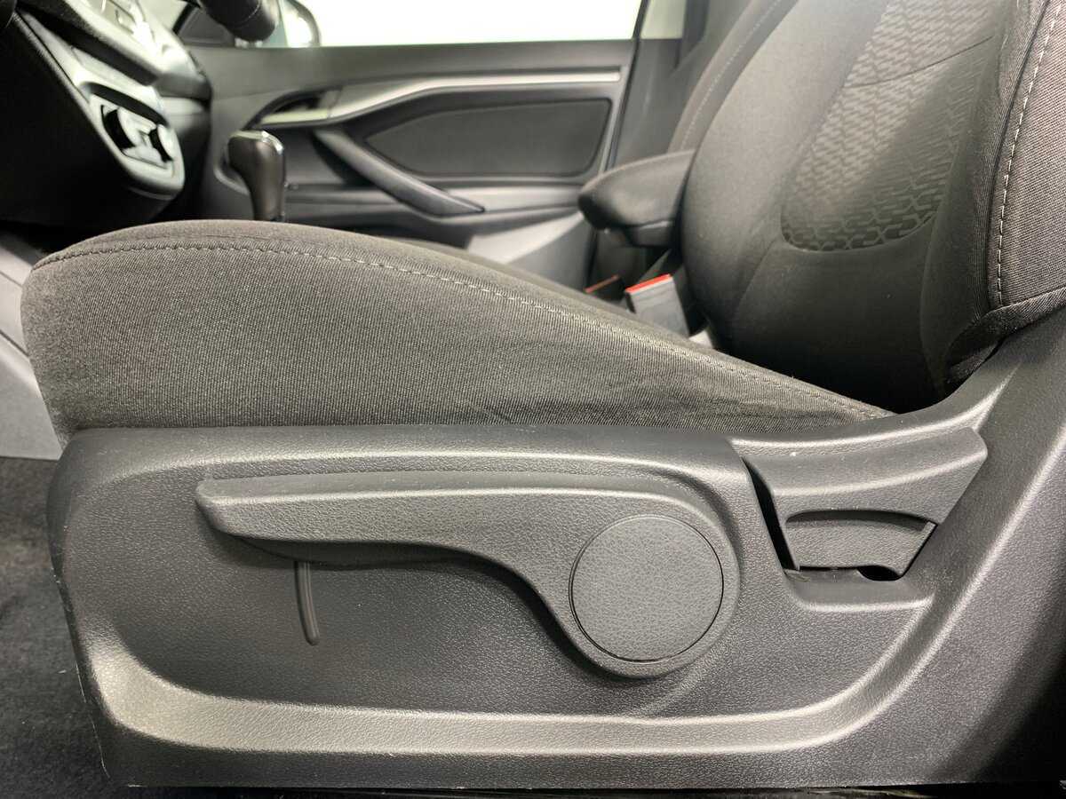 Lada (ВАЗ) Vesta SW, 2019 - Фото №16