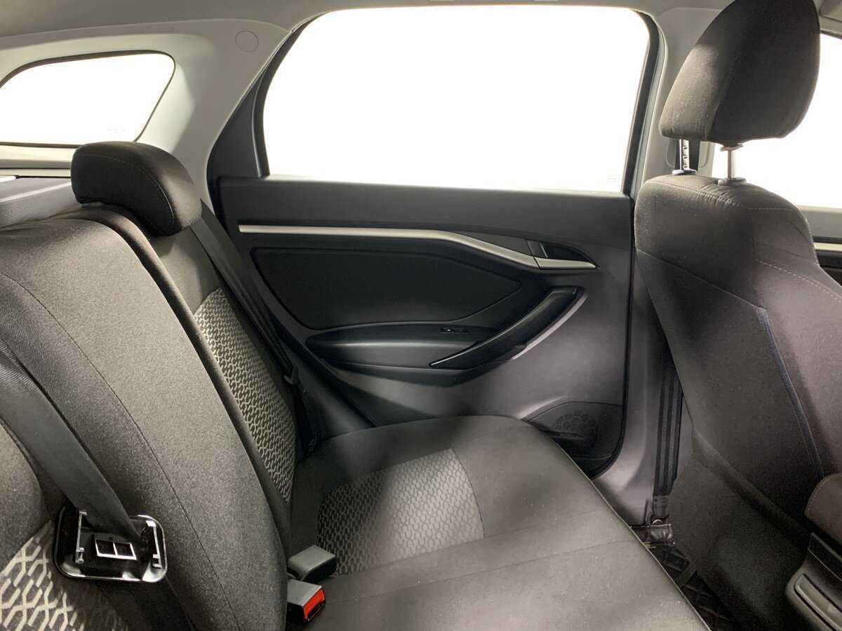 Lada (ВАЗ) Vesta SW, 2019 - Фото №17