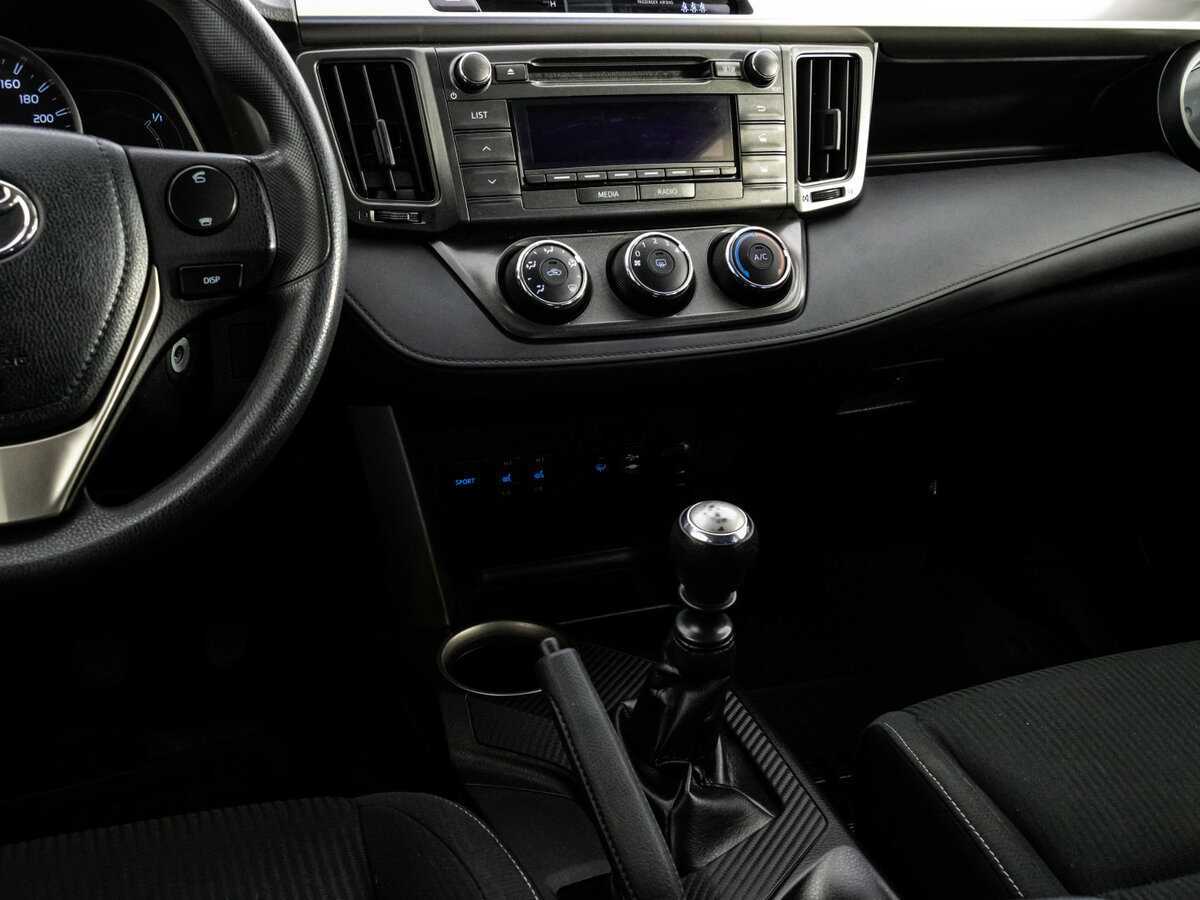 Toyota RAV4, 2015 - Фото №11