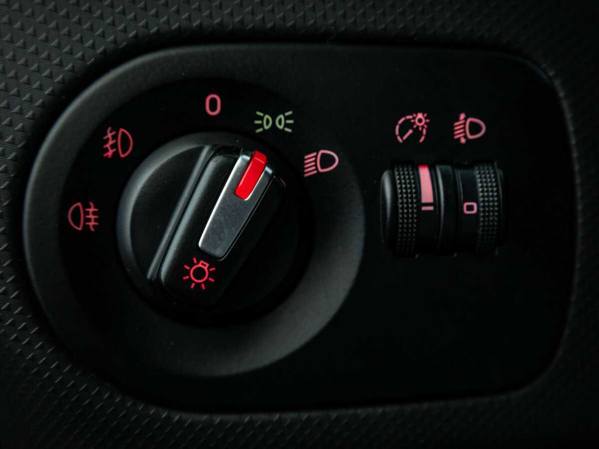 SEAT Leon, 2012 - Фото №15